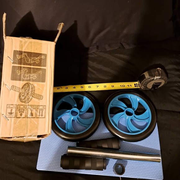 2 Ab Rollers with Knee padding included - Picture 9 of 9